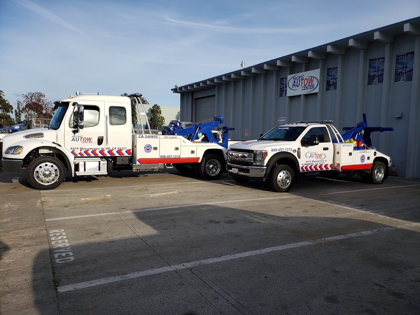 Why Emergency Towing Truck Service Is Essential for Roadside Safety